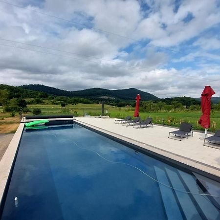 Apartmani Fenestra Tesla I Faust Otočac Extérieur photo
