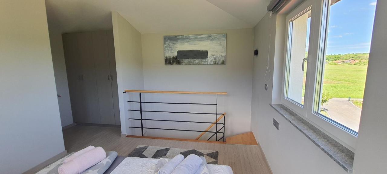 Apartmani Fenestra Tesla I Faust Otočac Extérieur photo