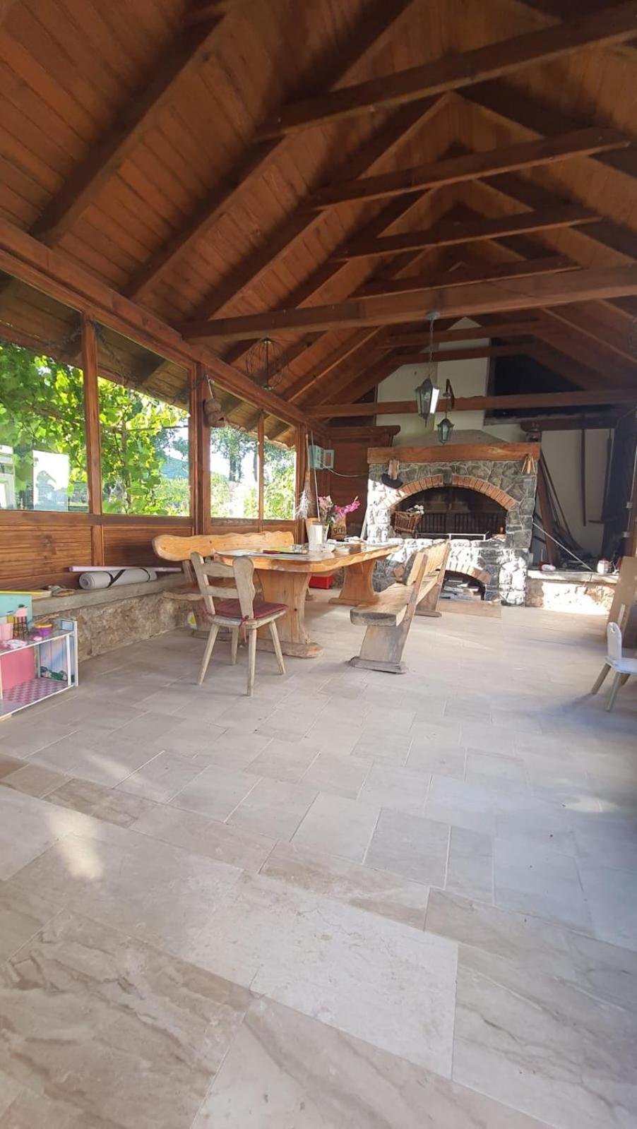Apartmani Fenestra Tesla I Faust Otočac Extérieur photo